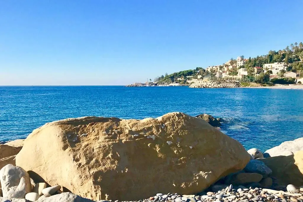 Appartamento Casa della Bella Vita. Sea view appartement. Bordighera