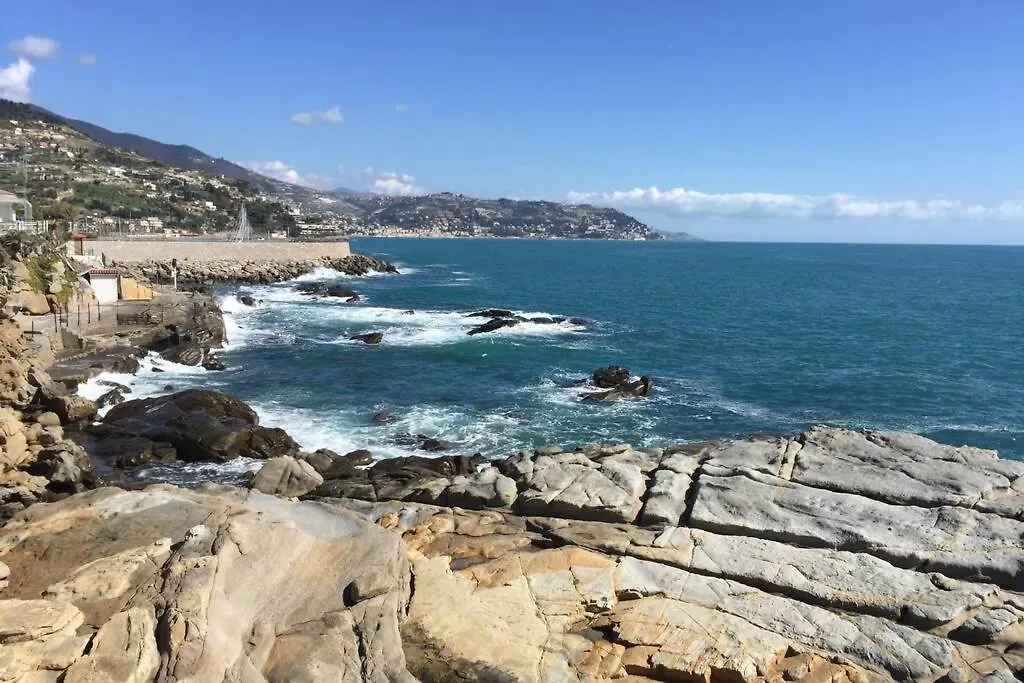 Casa Della Bella Vita. Sea View Appartement. 博尔迪盖拉 0*,