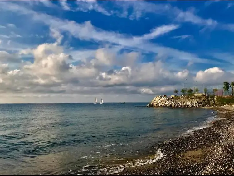 Appartamento Casa della Bella Vita. Sea view appartement. Bordighera
