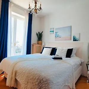  Appartamento Blu In Historical Hunbury